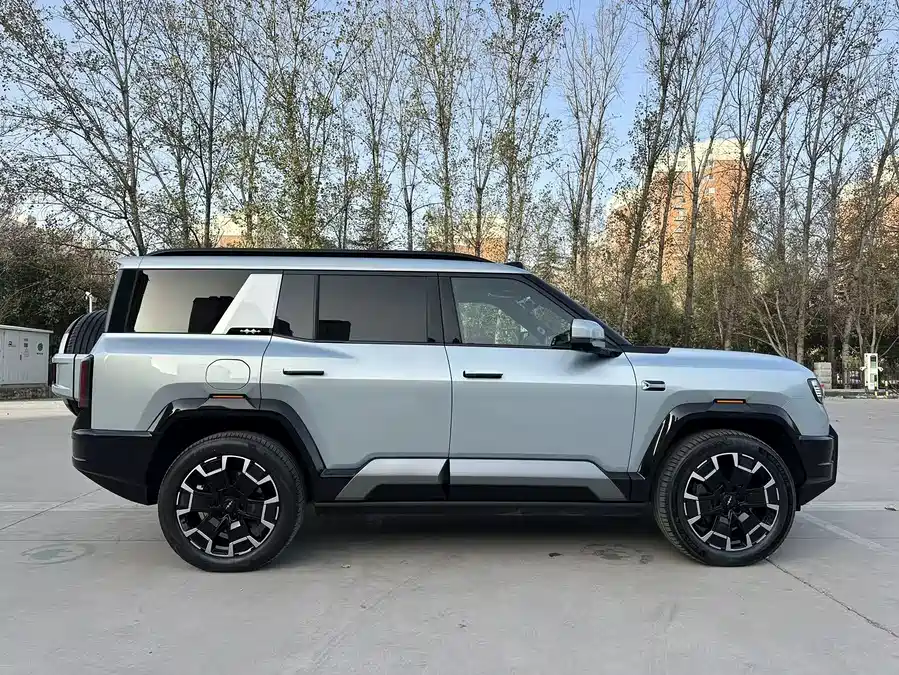 900x675_0_q87_c42_autohomecar__ChtpWGknqz2AerxYAAkZYzfvZu0982.jpg.webp Used BYD Leopard 8 2025 Zhiyong Deluxe Edition 7 seats