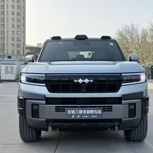 900x675_0_q87_c42_autohomecar__ChtpWGknqzqAOSdgAAQomCfKHu4895.jpg.webp Used BYD Leopard 8 2025 Zhiyong Deluxe Edition 7 seats