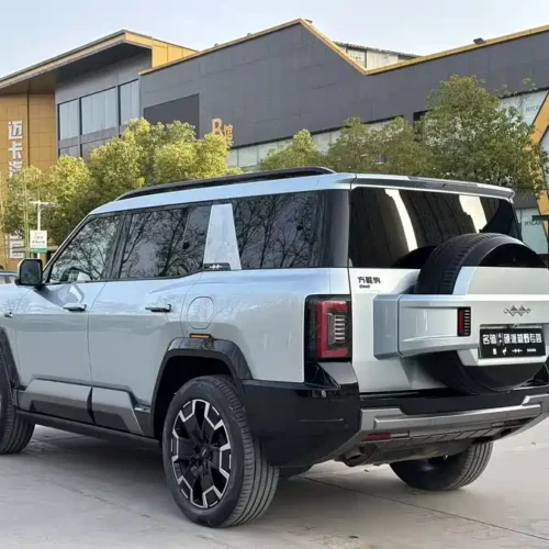 900x675_0_q87_c42_autohomecar__ChtpWGknqzuAdD7NAAVoyiBSZvw287.jpg.webp Used BYD Leopard 8 2025 Zhiyong Deluxe Edition 7 seats