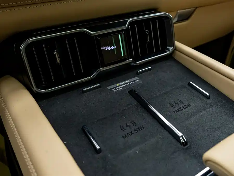 900x675_0_q87_c42_autohomecar__ChtpWGkqtS6Ac1uRAAFhjqWTehY970.jpg.webp Used BYD Leopard 8 2025 Zhiyong flagship version 7 seats