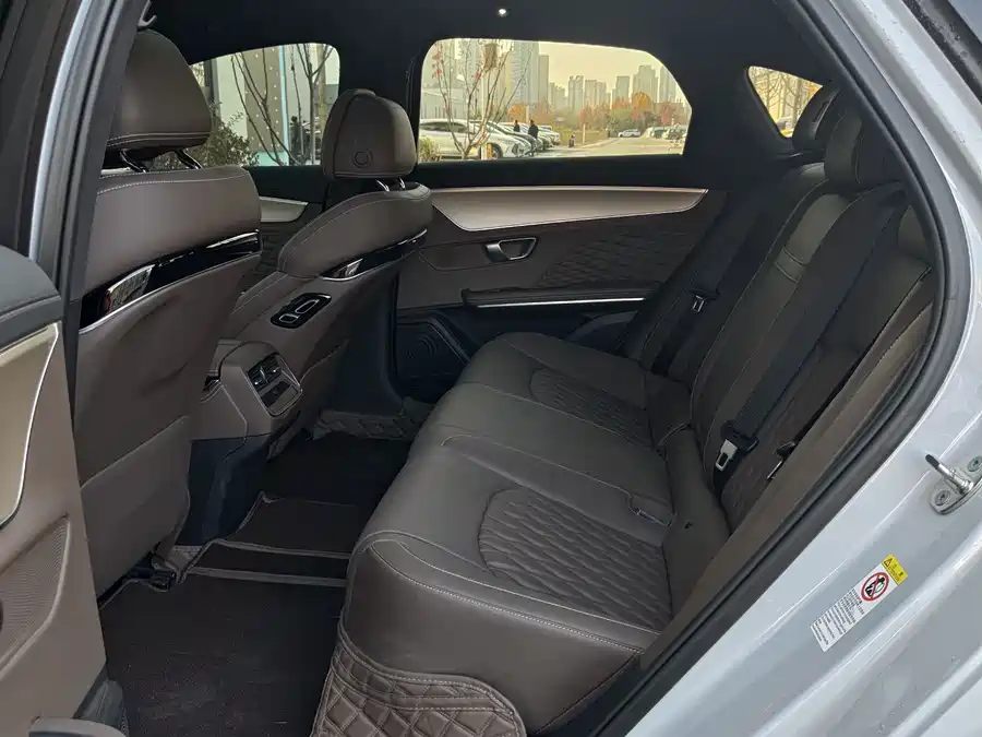 900x675_0_q87_c42_autohomecar__ChtpWGkqtdiAL0-wAAPFA5AgrBA071.jpg.webp Used BYD Han 2024 DM-i Honor Edition 121KM Premium Type