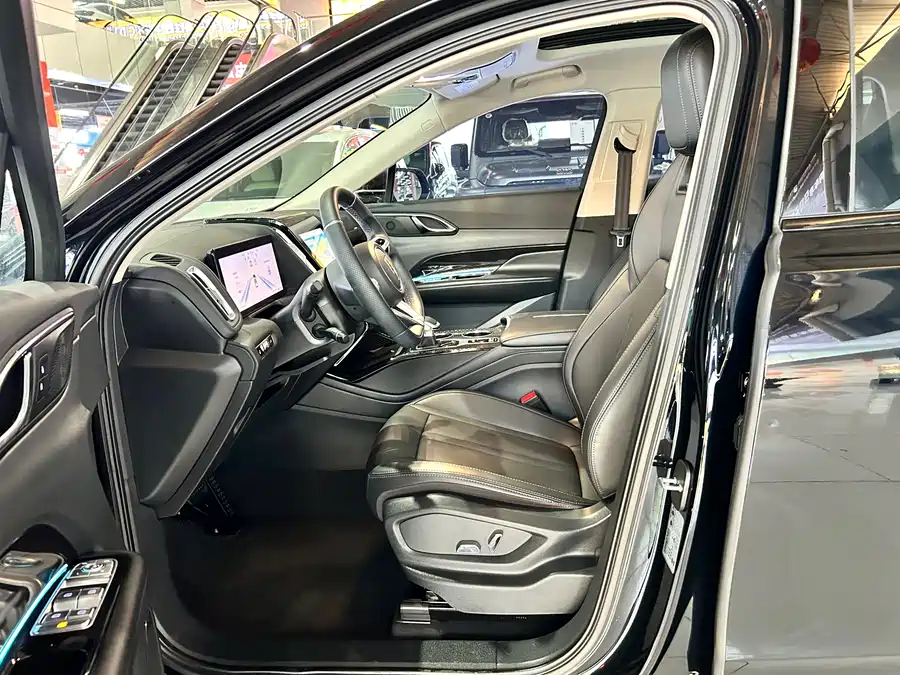 900x675_0_q87_c42_autohomecar__ChtpWGkruimAD7CqAAzSgT56VYQ525.jpg.webp Used Hongqi HS3 PHEV 2024 115km Jinwei Edition