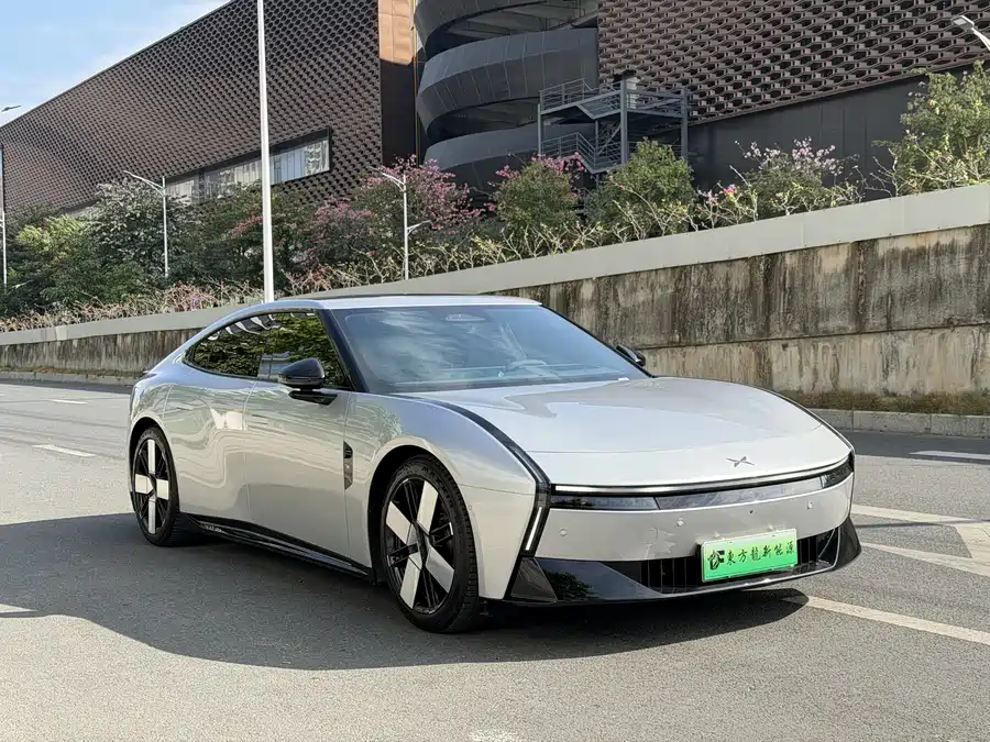 900x675_0_q87_c42_autohomecar__ChtpWGktXJqAP5uwAA5NHzWZBbs012.jpg.webp Used Xpeng P7 2025 702 Long Battery Life Ultra