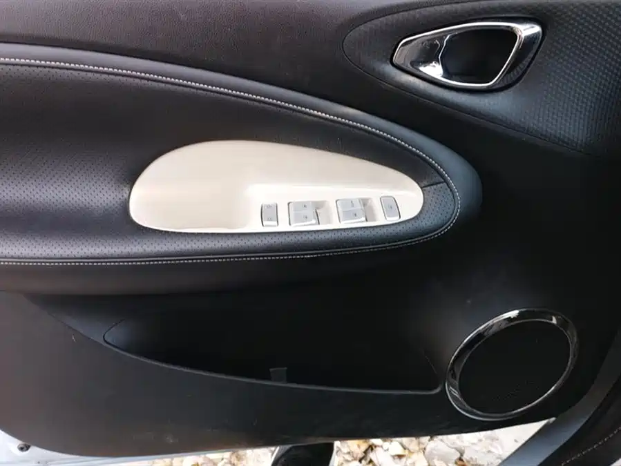 900x675_0_q87_c42_autohomecar__ChtpWGkuvQ6AGS7OAAFUcTBlvI8422.jpg.webp Used Wuling Bingo 2023 model 410km Lingxi exclusive model