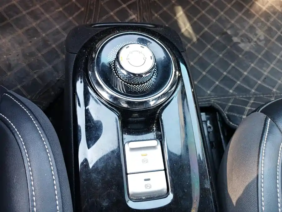 900x675_0_q87_c42_autohomecar__ChtpWGkuvRGAZCJtAAIDYF5LajY091.jpg.webp Used Wuling Bingo 2023 model 410km Lingxi exclusive model