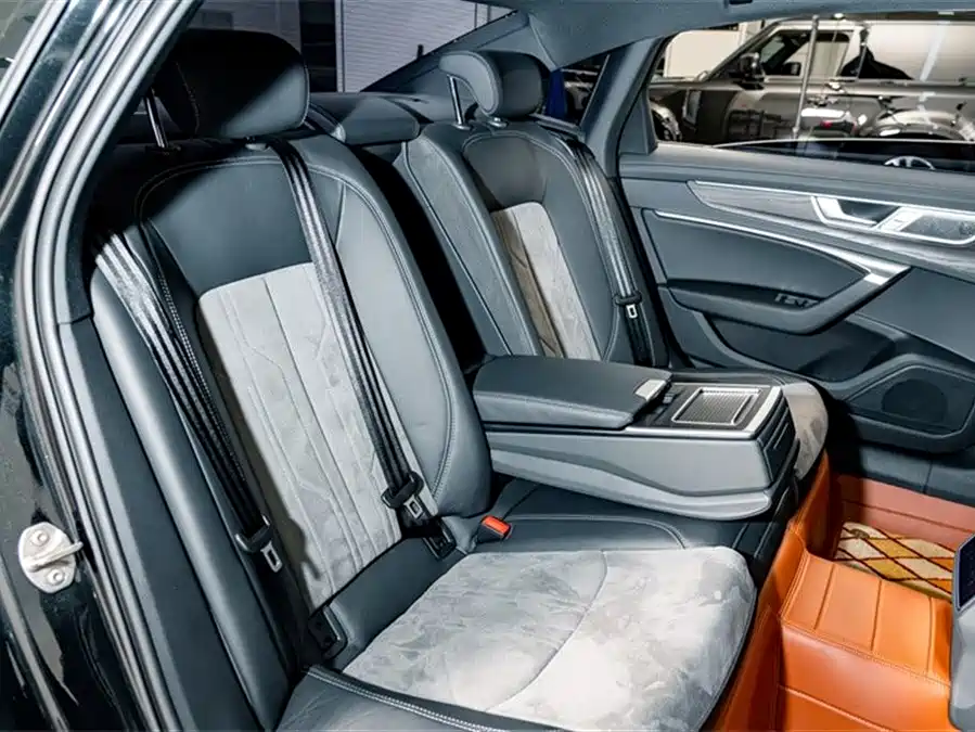 900x675_0_q87_c42_autohomecar__ChtpWGkv9w6AGChIAAI1YR5H93E053.jpg.webp Used Audi A6L 2024 45 TFSI quattro premium dynamic model