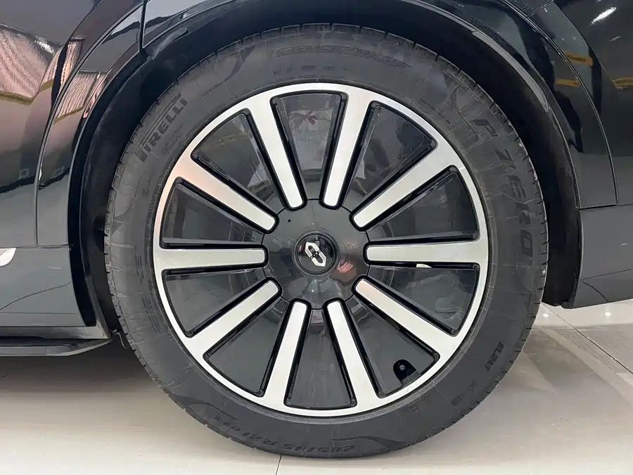 900x675_0_q87_c42_autohomecar__ChtpWGkxK5uAaoVRAAmDlhH-0Js714.jpg.webp Used AITO M9 2024 extended range Max version 42kWh 6-seater version