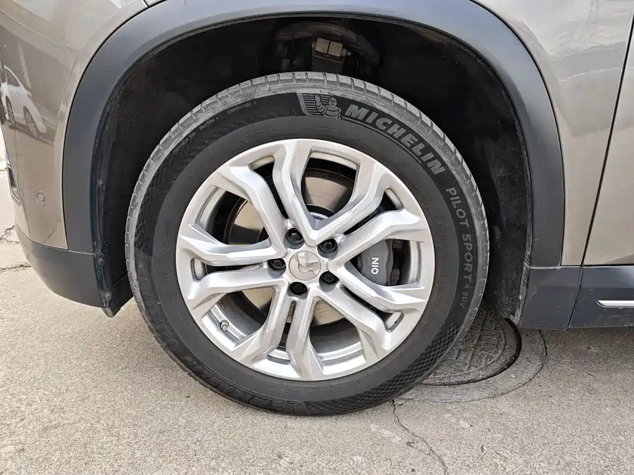 900x675_0_q87_c42_autohomecar__ChtpWGkxVdWAaPoWAAicCwkBXII557.jpg.webp Used NIO ES8 2018 model 355KM base version six-seater version