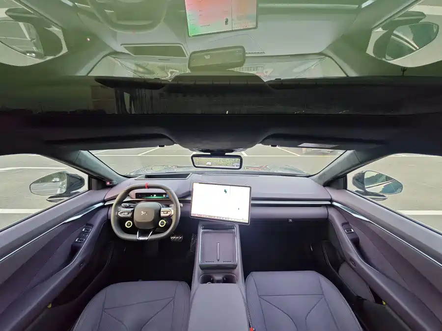 900x675_0_q87_c42_autohomecar__ChtpWGkynV6AQnSIAATwG2kDcvw793.jpg.webp Used Xpeng P7 2025 702 Long Battery Life Ultra