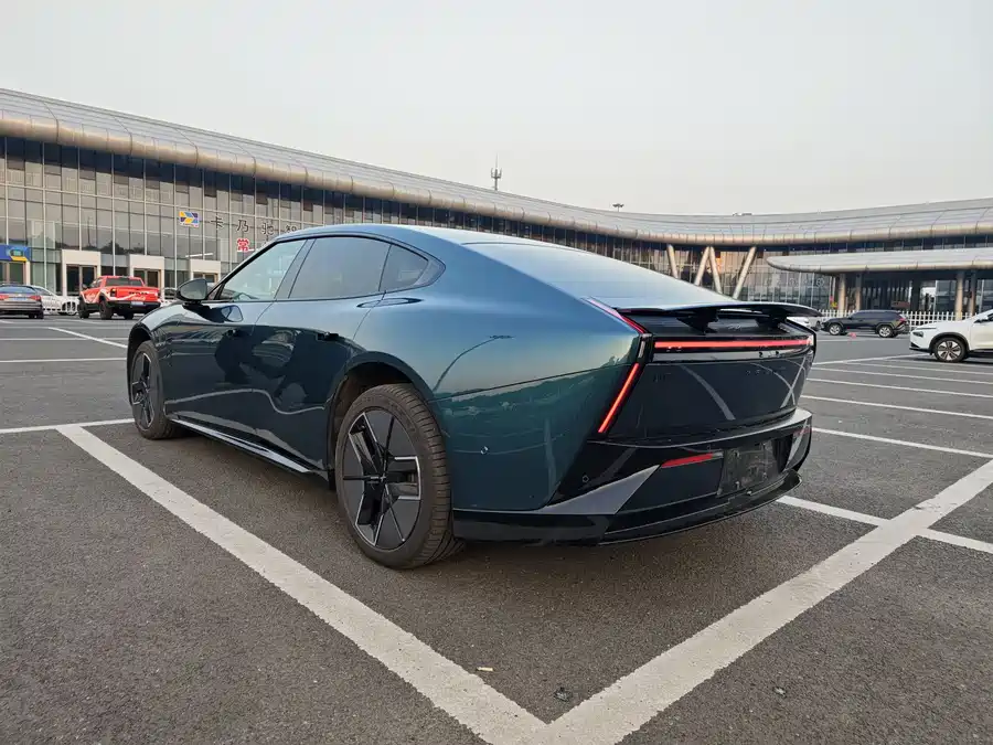 900x675_0_q87_c42_autohomecar__ChtpWGkynVaAdCvAAAeM1KtMwuk571.jpg.webp Used Xpeng P7 2025 702 Long Battery Life Ultra