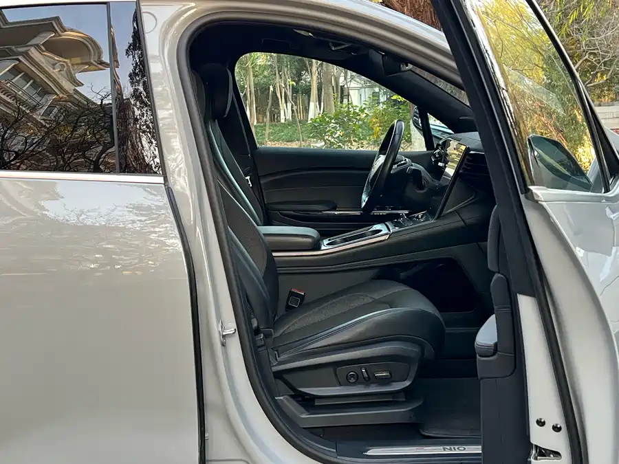 900x675_0_q87_c42_autohomecar__ChtpWGlBdOyAJ_JFAAnppBQoHWw043.jpg.webp Used NIO EC6 2022 100kWh sports version