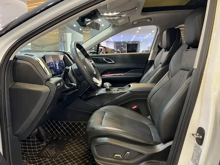 900x675_0_q87_c42_autohomecar__ChtpWGlCEJSAHb8wAAafTBVBVnY374.jpg.webp Used Hongqi HS3 PHEV 2024 115km Jinwei Edition