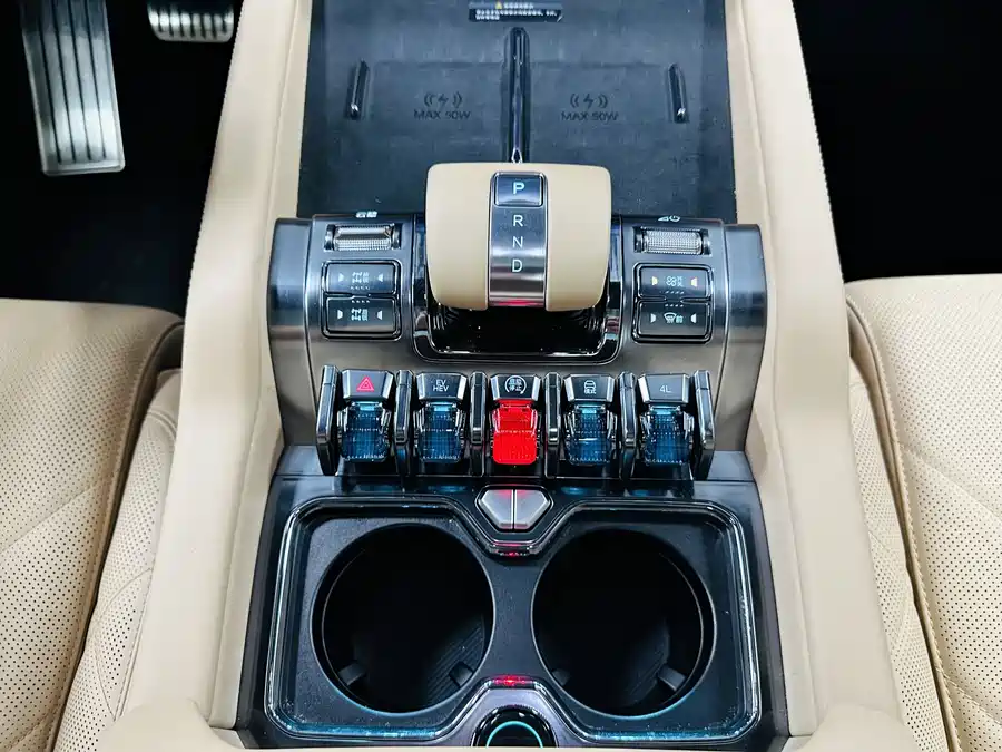 900x675_0_q87_c42_autohomecar__ChtpWGlCLCyAPLYrAAXYCUoJd_E048.jpg.webp Used BYD Leopard 8 2025 Zhiyong flagship version 7 seats