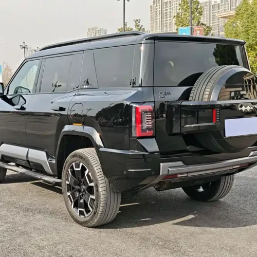 900x675_0_q87_c42_autohomecar__ChtpWGlDZbGAPdYoAAsCXdV7G6I851.jpg.webp Used BYD Leopard 8 2025 Zhiyong flagship version 7 seats