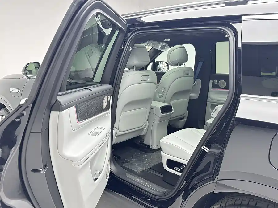 900x675_0_q87_c42_autohomecar__ChtpWGlDmSqAFZoTAAWZa1070s8691.jpg.webp Used AITO M9 2024 extended range Ultra version 42kWh 6-seater version