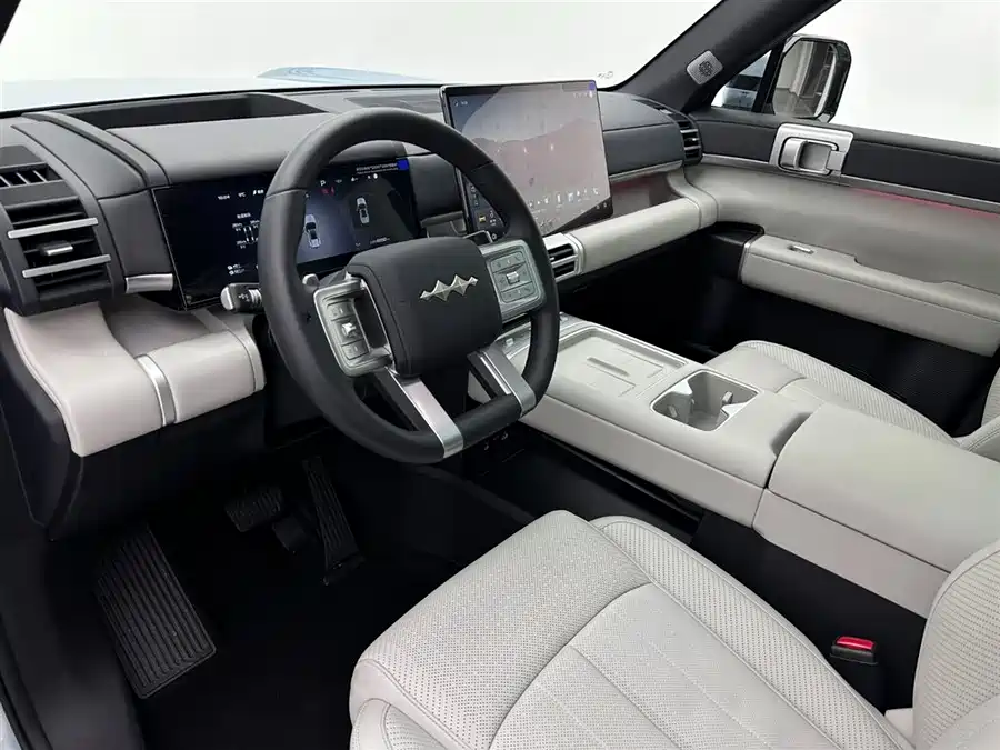 900x675_0_q87_c42_autohomecar__ChtpWGlDr1OAW581AAHYRQQ_xwo130.jpg.webp Used BYD Leopard Titanium 7 2025 model 135KM two-wheel drive Pro version