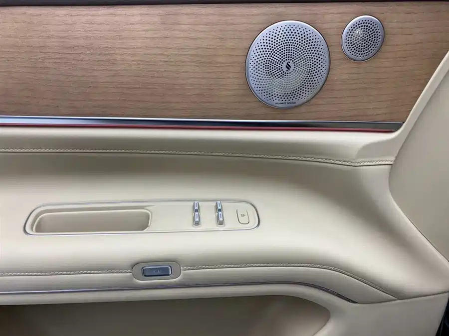 900x675_0_q87_c42_autohomecar__ChtpWGlDuA-AJ8wLAAGa4brlbrk600.jpg.webp Used AITO M9 2024 extended range Ultra version 52kWh 6-seater version