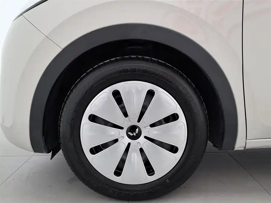 900x675_0_q87_c42_autohomecar__ChtpWGlE82qAJSQxAAFbeYl1gBc162.jpg.webp Used Wuling Bingo 2023 model 203km light model