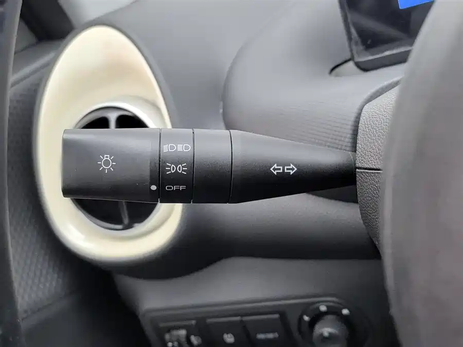 900x675_0_q87_c42_autohomecar__ChtpWGlE82uAfng9AAFNycw7icM186.jpg.webp Used Wuling Bingo 2023 model 203km light model