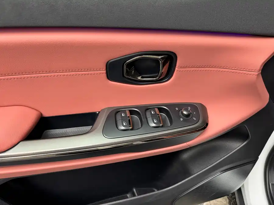 900x675_0_q87_c42_autohomecar__ChtpWGlFDCmAamedAAmMALpQZPA992.jpg.webp Used NIO EC6 2020 430KM Sports Edition