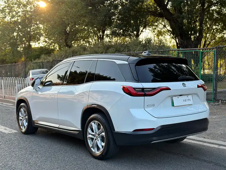 900x675_0_q87_c42_autohomecar__ChtpWGlGCMCAVBq6AAqaF0vRk24295.jpg.webp Used NIO ES8 2018 model 355KM baseline version seven-seater version