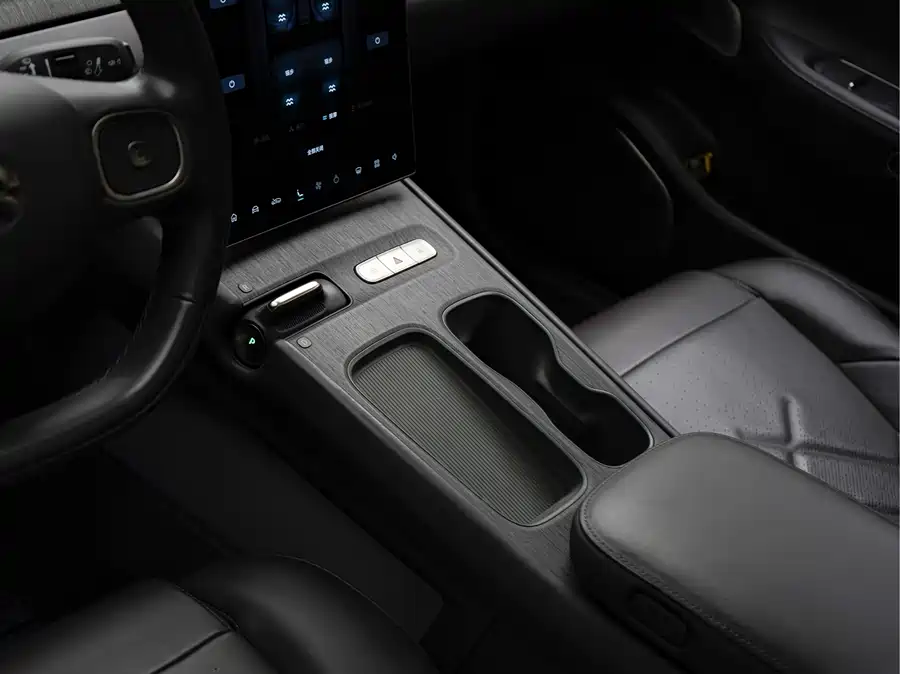 900x675_0_q87_c42_autohomecar__ChtpWGlGDx6AGbBNAASZ5AaAwf0785.jpg.webp Used NIO ET7 2022 model 100kWh first edition