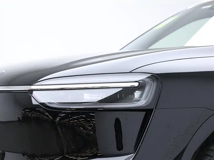 900x675_0_q87_c42_autohomecar__ChtpWGlGUe-AXe-rAAEUq8z7REs284.jpg.webp Used HUAWEI AITO M7 2026 extended range Max four-wheel drive version 6 seats