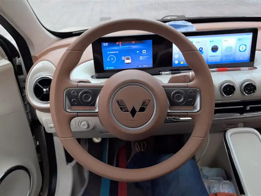 900x675_0_q87_c42_autohomecar__ChtpWGlGVCeAcsnBAAGYXKT79RQ743.jpg.webp Used Wuling Bingo 2025 model 333km Lingxi Internet model
