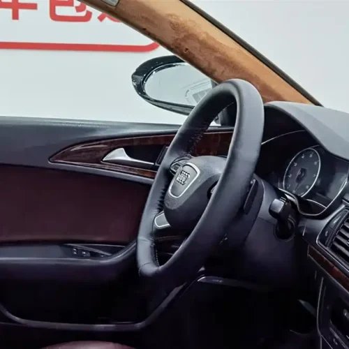 900x675_0_q87_c42_autohomecar__ChtpWGlGr-CAZlqfAAFqN9lW0gk950.jpg.webp Used Audi A6L 2015 TFSI Million Commemorative Intelligent Collar Model