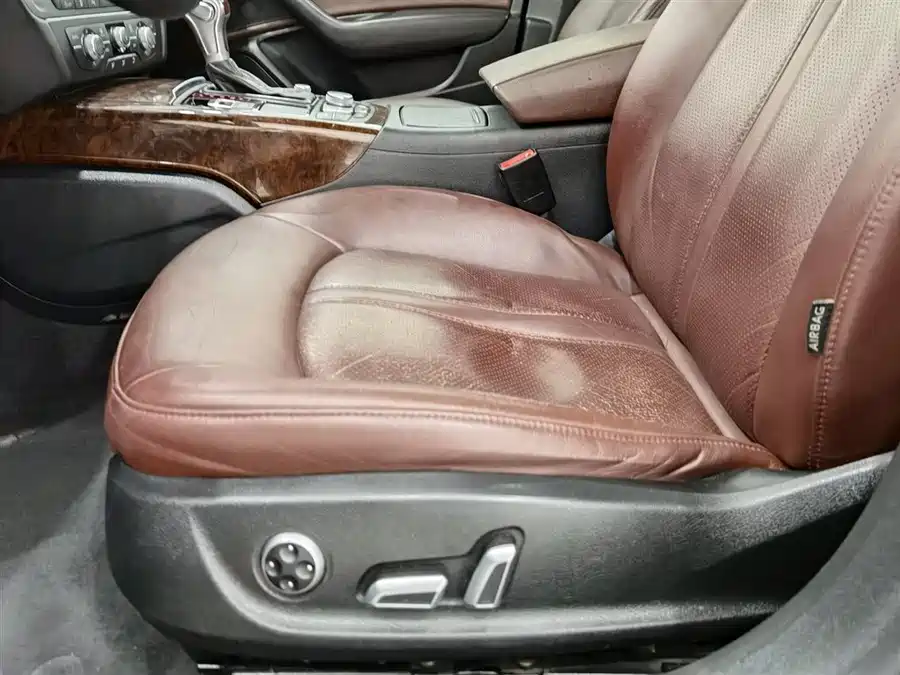 900x675_0_q87_c42_autohomecar__ChtpWGlGr96AQGvSAAHqYXDzLAs132.jpg.webp Used Audi A6L 2015 TFSI Million Commemorative Intelligent Collar Model