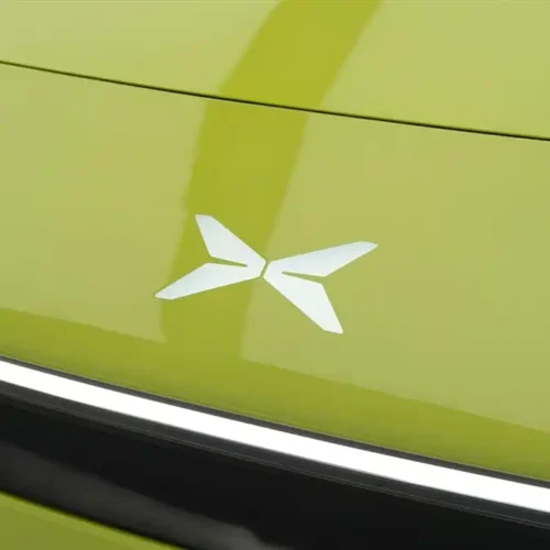 900x675_0_q87_c42_autohomecar__ChtpWGlHkwGAFTjjAACm4CEKot8838.jpg.webp Used Xpeng P7 2025 702 Long Battery Life Ultra