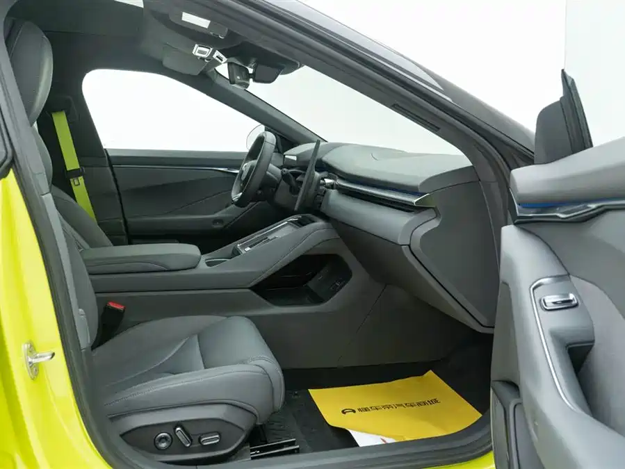 900x675_0_q87_c42_autohomecar__ChtpWGlHkwWAYvs7AAFsFYx8Ekw354.jpg.webp Used Xpeng P7 2025 702 Long Battery Life Ultra