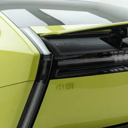 900x675_0_q87_c42_autohomecar__ChtpWGlHkwaAVO8iAAEMeq9YJyg035.jpg.webp Used Xpeng P7 2025 702 Long Battery Life Ultra