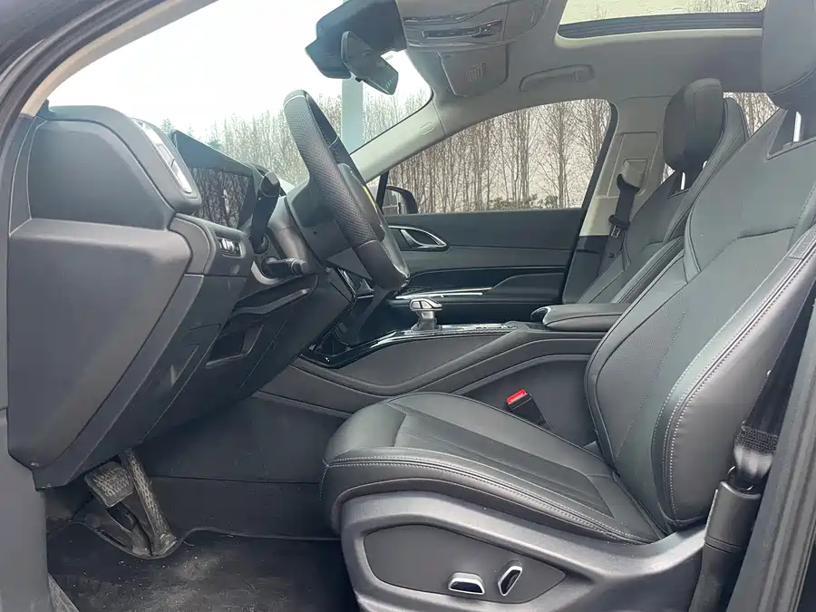 900x675_0_q87_c42_autohomecar__ChtpWGlHu3WAZjVAAAodsdBY8JY736.jpg.webp Used Hongqi HS3 PHEV 2024 115km Jinwei Edition