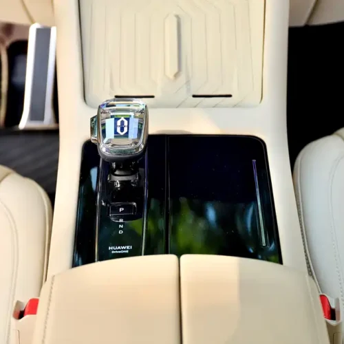 900x675_0_q87_c42_autohomecar__ChtpWGlJCuWAEx5tAAaZ7RGM3wc480.jpg.webp Used HUAWEI AITO M7 2024 1.5T Intelligent Driving Four-wheel Drive Max Version 6 Seats