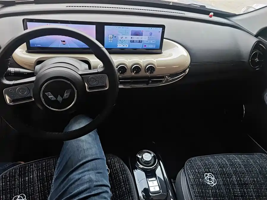 900x675_0_q87_c42_autohomecar__ChtpWGlJM6KAHRJ7AAHVE75qSck887.jpg.webp Used Wuling Bingo 2023 model 410km Lingxi exclusive model