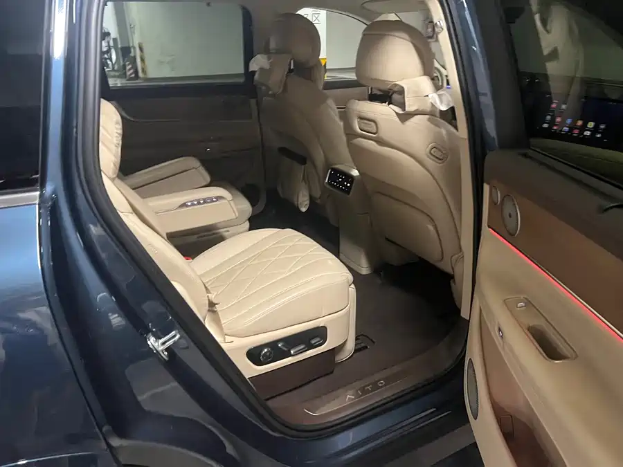 Used AITO M9 2024 extended range Ultra version 52kWh 6-seater version