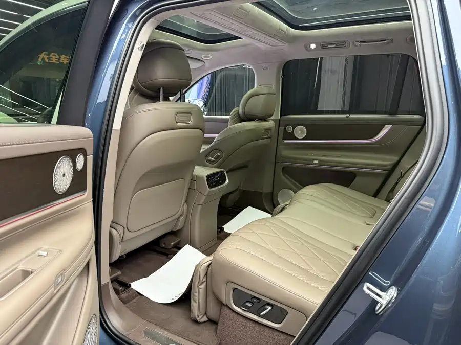 900x675_0_q87_c42_autohomecar__ChtpWGlKTXCAP506AAiDh8jVcSA450.jpg.webp Used AITO M9 2024 extended range Ultra version 52kWh 5-seater version