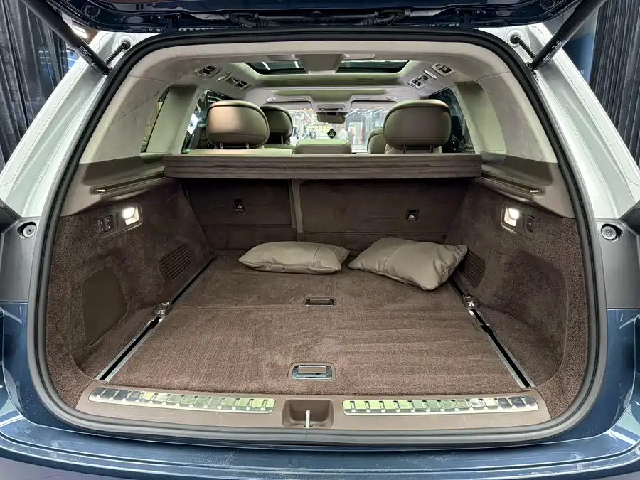 900x675_0_q87_c42_autohomecar__ChtpWGlKTYWAH9vAAAsFNMLBv-A216.jpg.webp Used AITO M9 2024 extended range Ultra version 52kWh 5-seater version