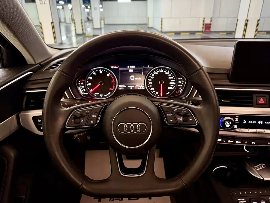 Used Audi A4L 2019 45 TFSI quattro personalized sports version National VI