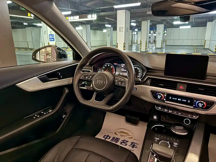 Used Audi A4L 2019 45 TFSI quattro personalized sports version National VI