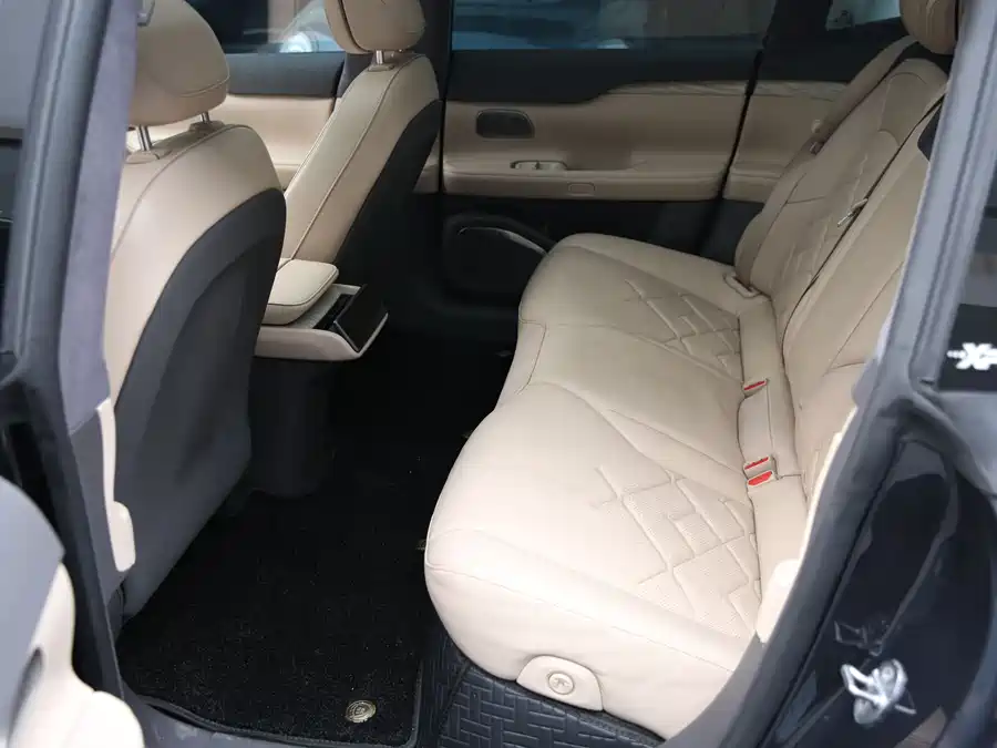 900x675_0_q87_c42_autohomecar__ChtpWGlLRECAcKiUAAS7am77cW4243.jpg.webp Used NIO ET7 2022 model 100kWh first edition