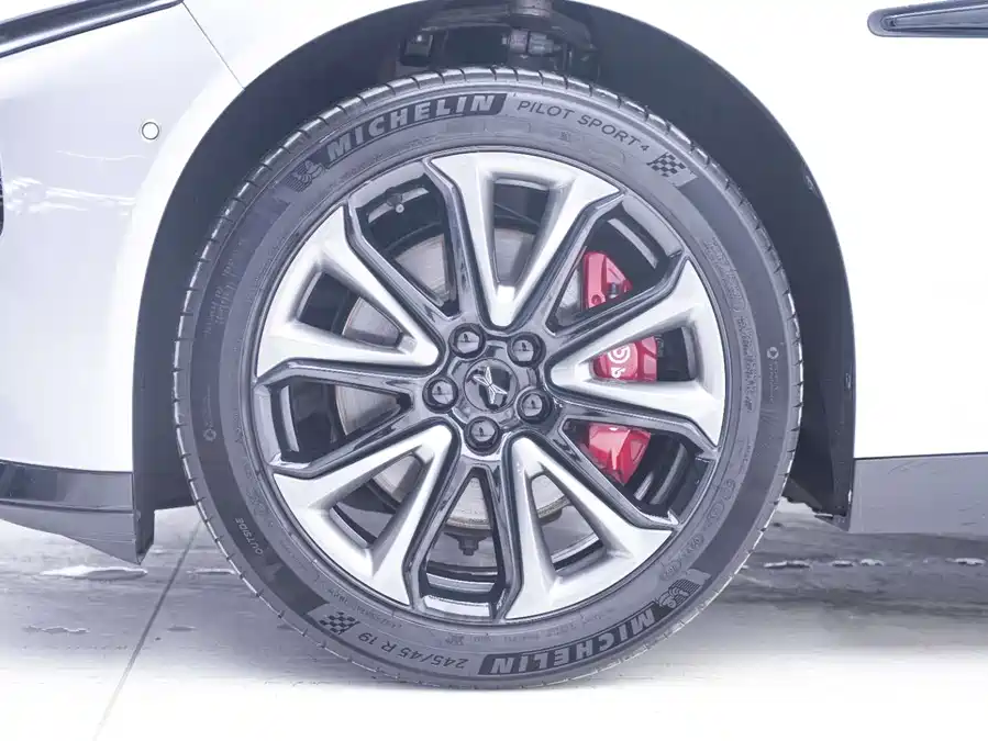 900x675_0_q87_c42_autohomecar__ChtpWGlLSQKATmL6AAJkzwNdqdI256.jpg.webp Used Xpeng P7 2022 480E