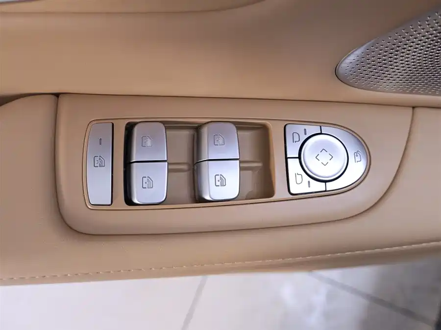 900x675_0_q87_c42_autohomecar__ChtpWGlLZ9CAV0R4AAEcY7IV5js639.jpg.webp Used HUAWEI AITO M7 2024 1.5T Smart Driving Rear Drive Pro Version 5 Seats