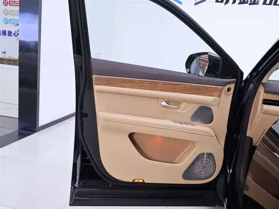 900x675_0_q87_c42_autohomecar__ChtpWGlLZ9GAVM0MAAFTngxG-2A851.jpg.webp Used HUAWEI AITO M7 2024 1.5T Smart Driving Rear Drive Pro Version 5 Seats