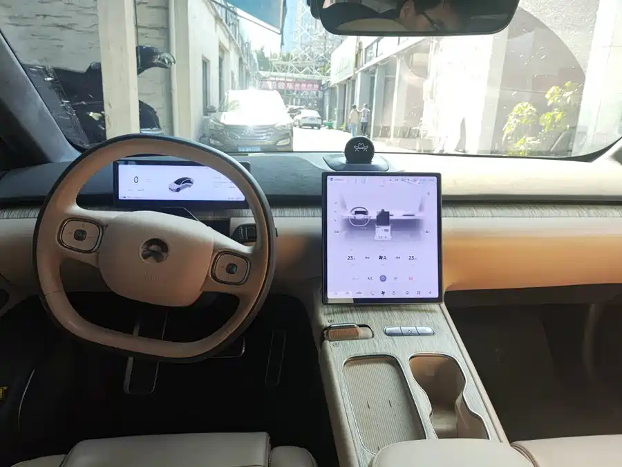 900x675_0_q87_c42_autohomecar__ChtpWGlM6HyAbEr2AAKjqkzb87g523.jpg.webp Used NIO ET7 2022 model 100kWh first edition