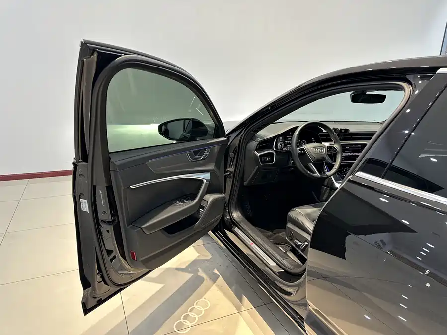 900x675_0_q87_c42_autohomecar__ChtpWGlMpAiAHfEeAAdhR3jQeks213.jpg.webp Used Audi A6L 2025 45 TFSI Premium Dynamic Model