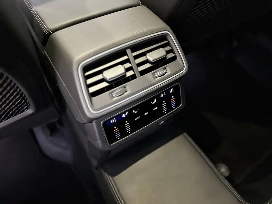 900x675_0_q87_c42_autohomecar__ChtpWGlMpAyAHsFEAAfJn4i1GQY707.jpg.webp Used Audi A6L 2025 45 TFSI Premium Dynamic Model