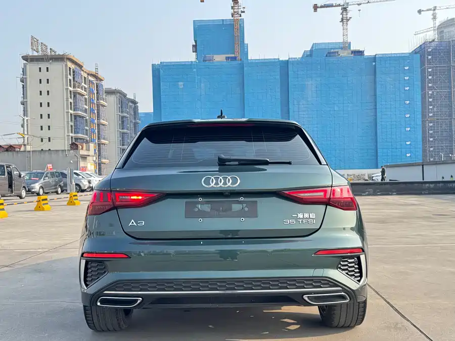 900x675_0_q87_c42_autohomecar__ChtpWGlQnKWAMESyAAiqLUroDEI795.jpg.webp Used Audi A3 2022 Sportback 35 TFSI stylish and sporty