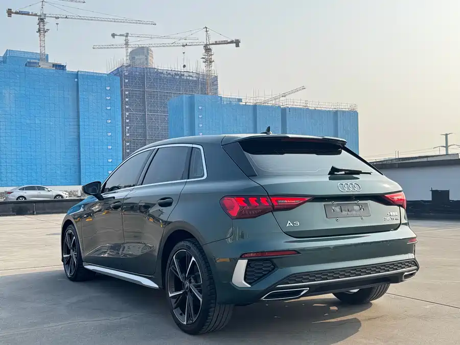 900x675_0_q87_c42_autohomecar__ChtpWGlQnKaAakAiAAgrM_4X7lc442.jpg.webp Used Audi A3 2022 Sportback 35 TFSI stylish and sporty